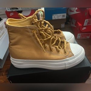 Converse lift platform high